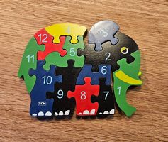 Puzzle en bois éléphant avec chiffres