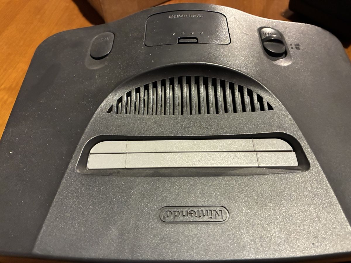 Nintendo Konsolen: Nintendo 64 Konsole mit 2 Spielen  – Gebraucht aus Bern von two_8vqk 6