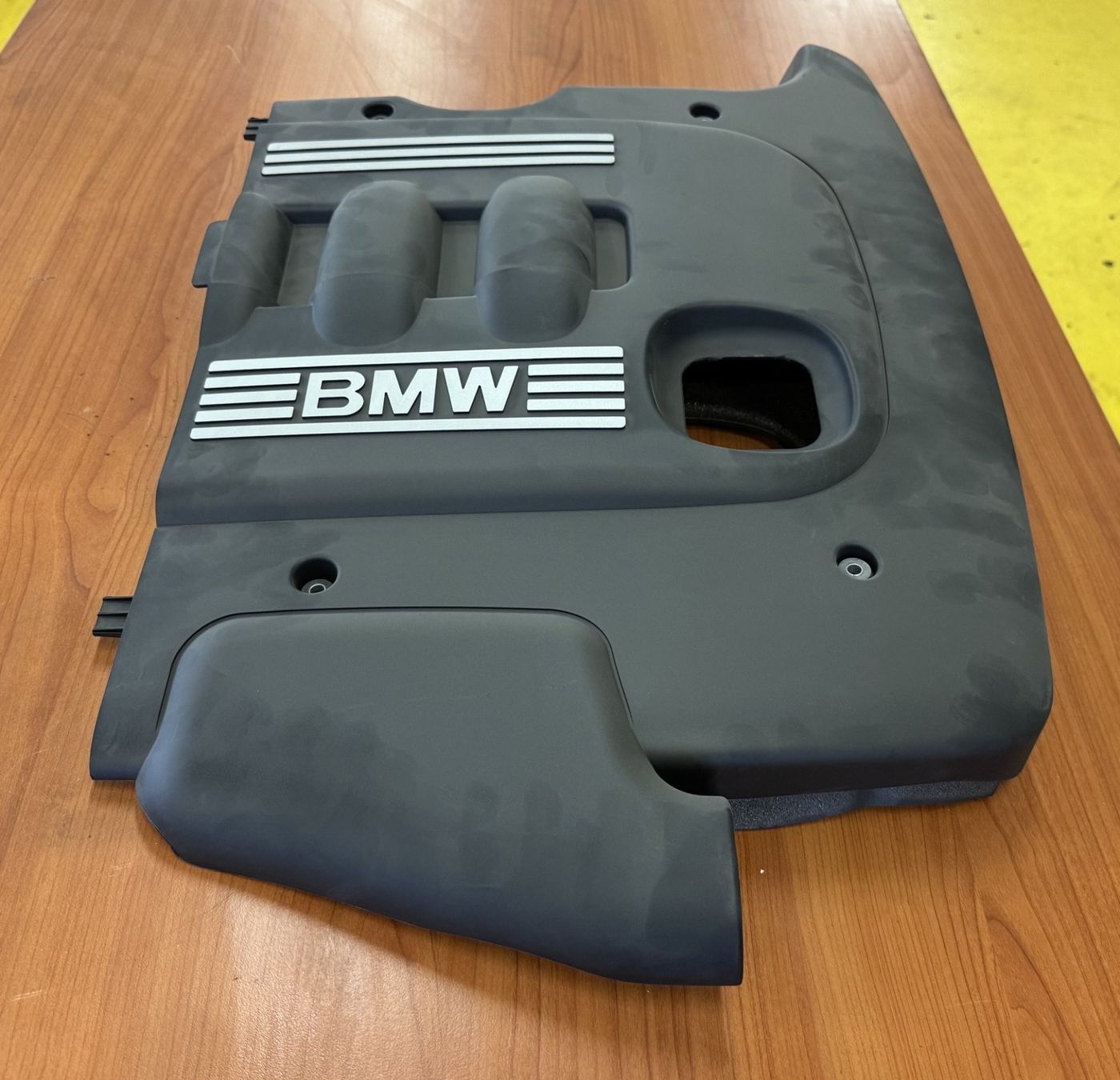 BMW Tutti pezzi di ricambio auto: BMW série 5 E60-E61 et X3 E83 cache moteur – Nuovo (secondo la descrizione) da Satigny venduto da rfo59 3