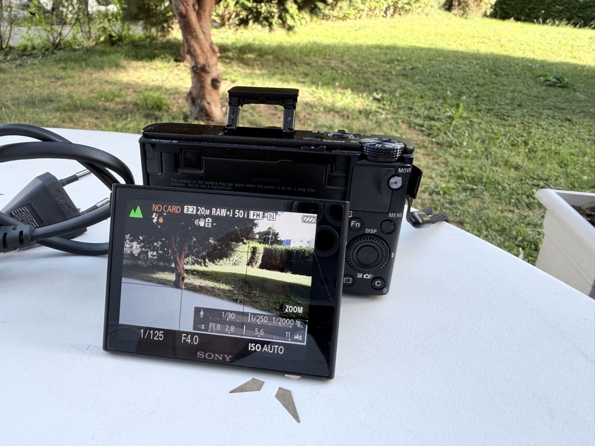 Sony Kamera: Sony RX100 M3 Digitalkamera – Gebraucht aus Zürich von semi16 4