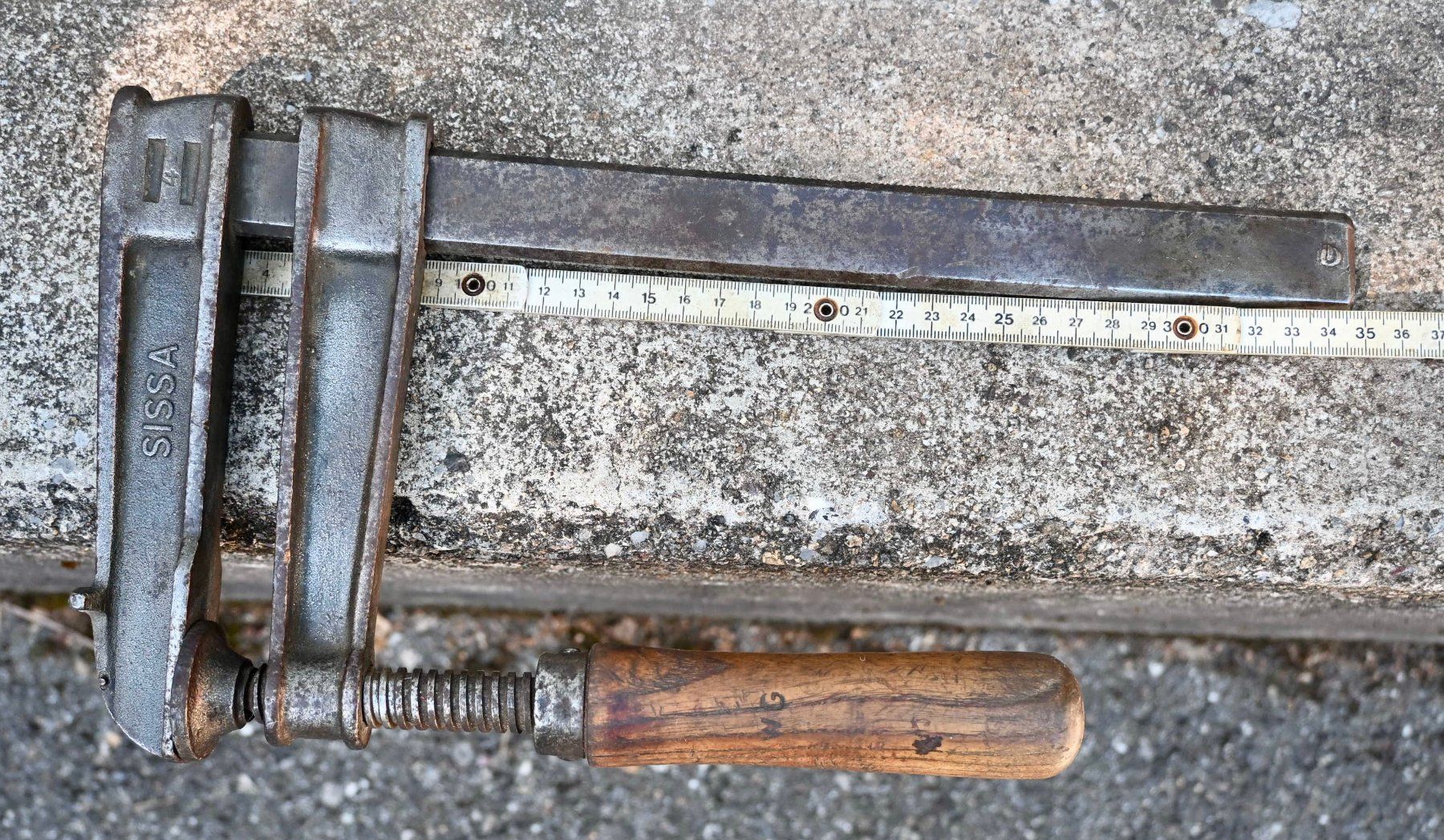 Bessey Tutti gli attrezzi: antike SISSA 4 Schraubzwinge  Länge 35cm – Usato da Pfaffhausen venduto da mono_rec 1