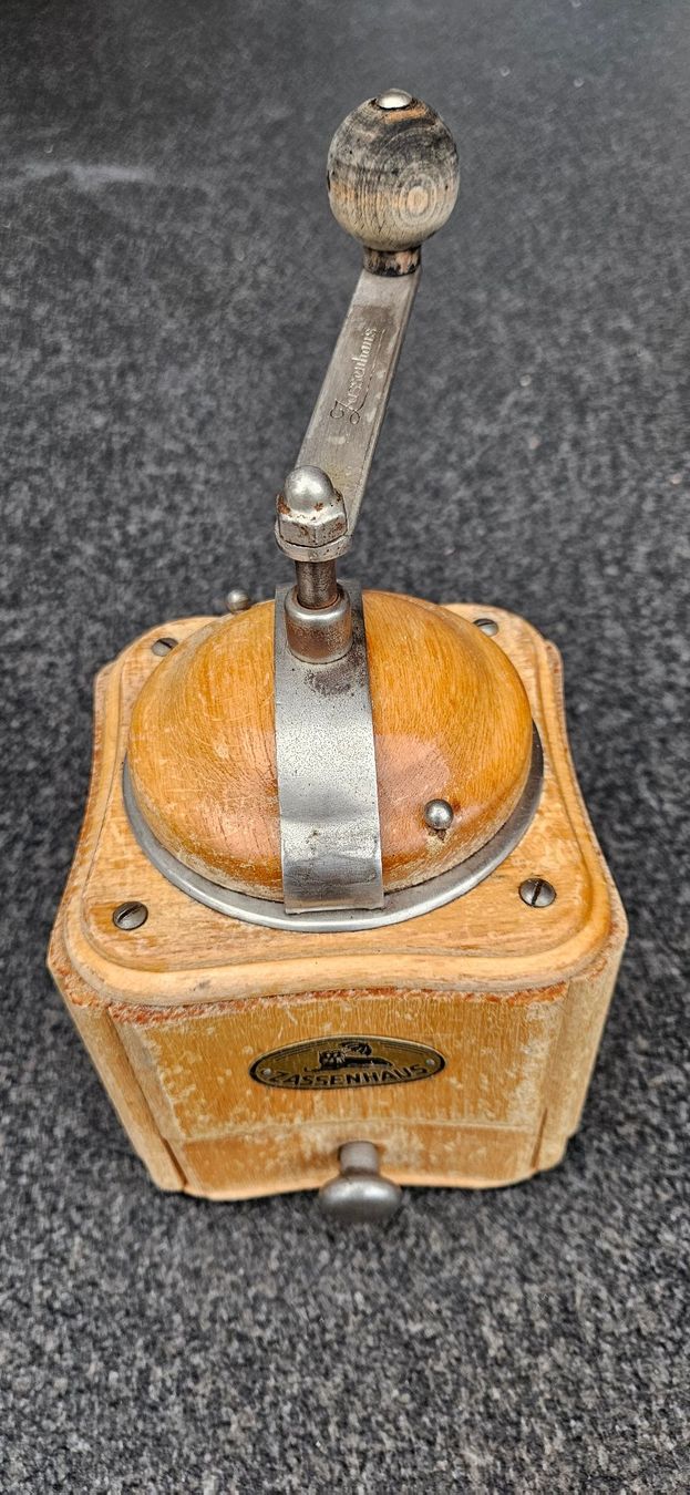 Zassenhaus Elettrodomestici da cucina: ANTIKE PFEFFERMÜHLE – Usato da ZIHLSCHLACHT venduto da Raja9