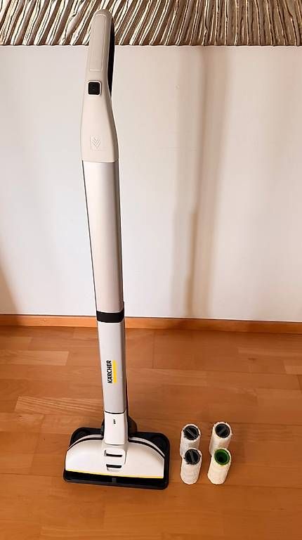 Alle Maschinen: Kärcher EWM 2 - Akku-ScheuersaugmaschineKärcher – Gebraucht aus Luzern von Rui_