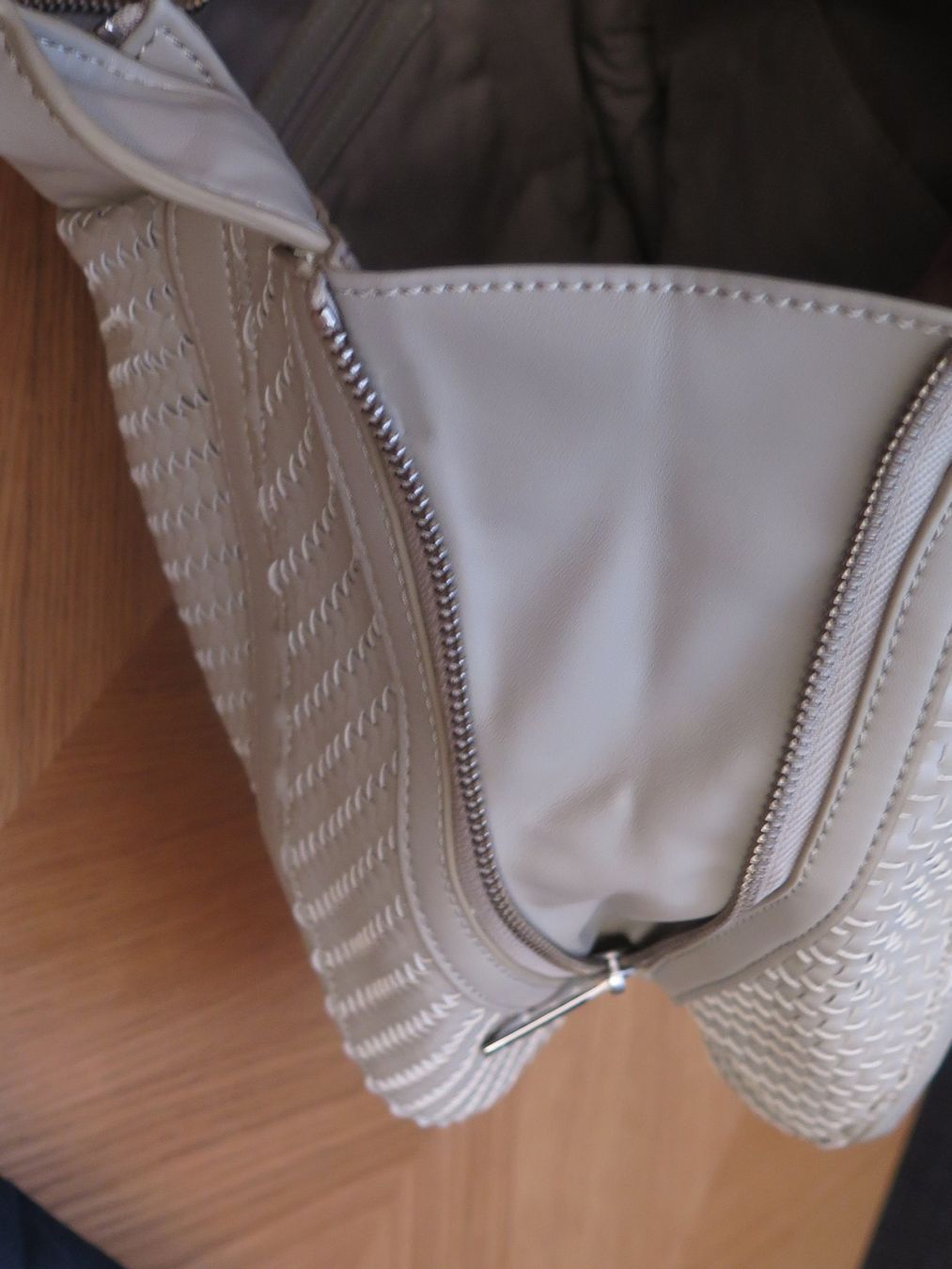Armani Borse da donna: Armani Jeans Tasche, Beige – Usato da Basel venduto da Deko1 5