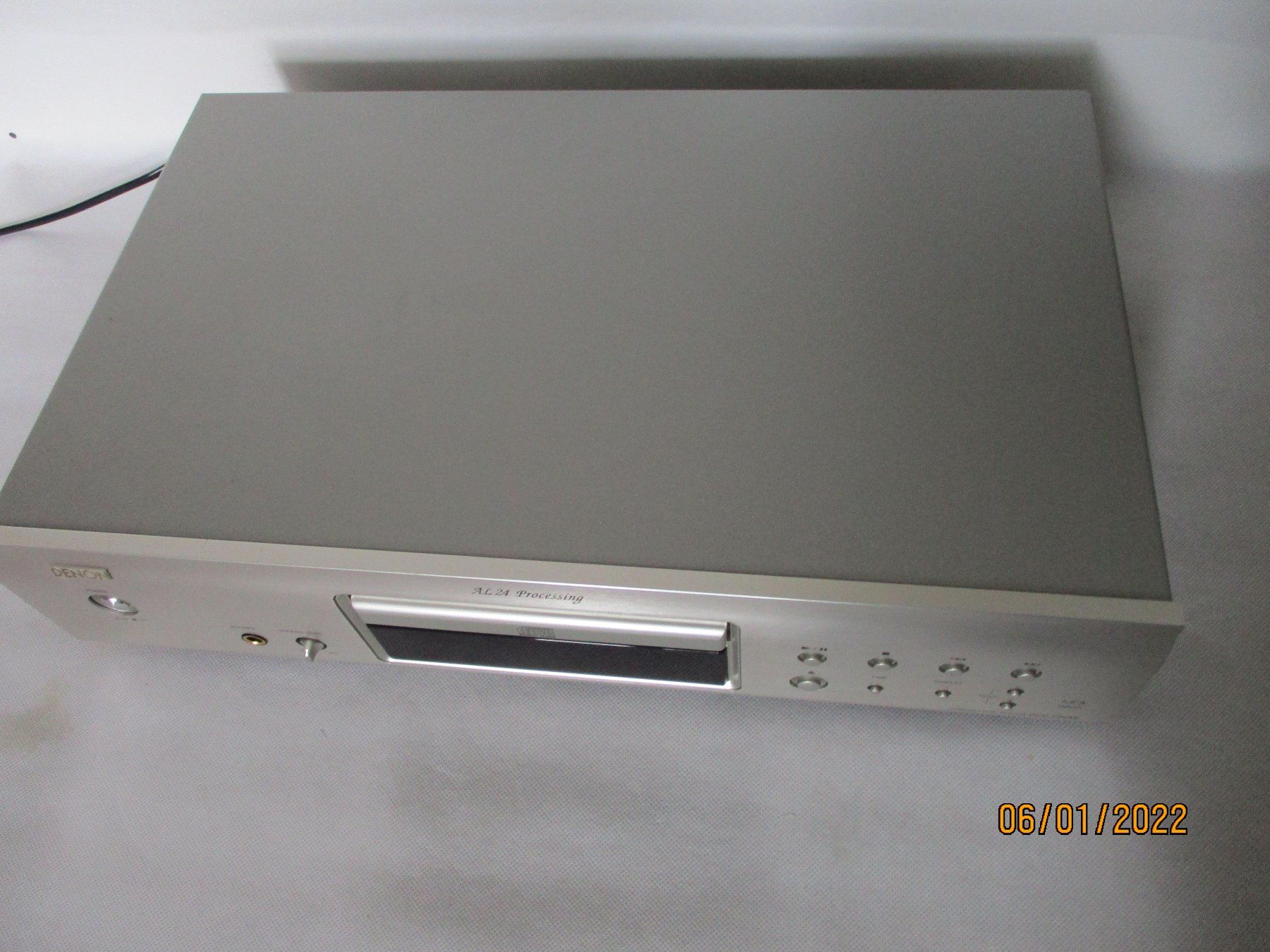 Denon Lettore multimediale & Streamer: Denon DCD-700AE CD-Player mit MP3 in Silber – Usato da Liestal venduto da Disc-Point 6