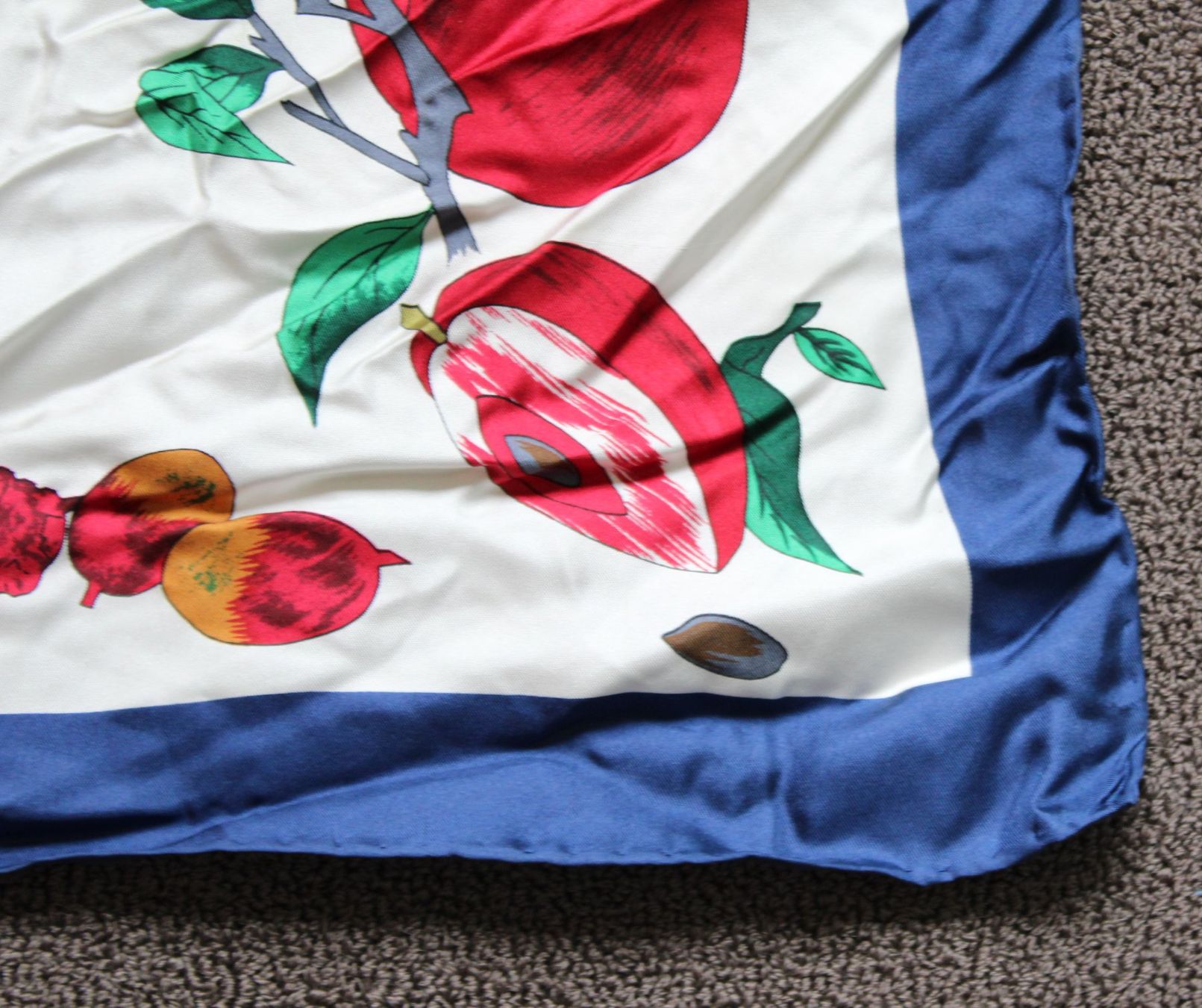 Foulard & Sciarpe: Tuch – Usato da Schaan venduto da antikes_und_kurioses 2