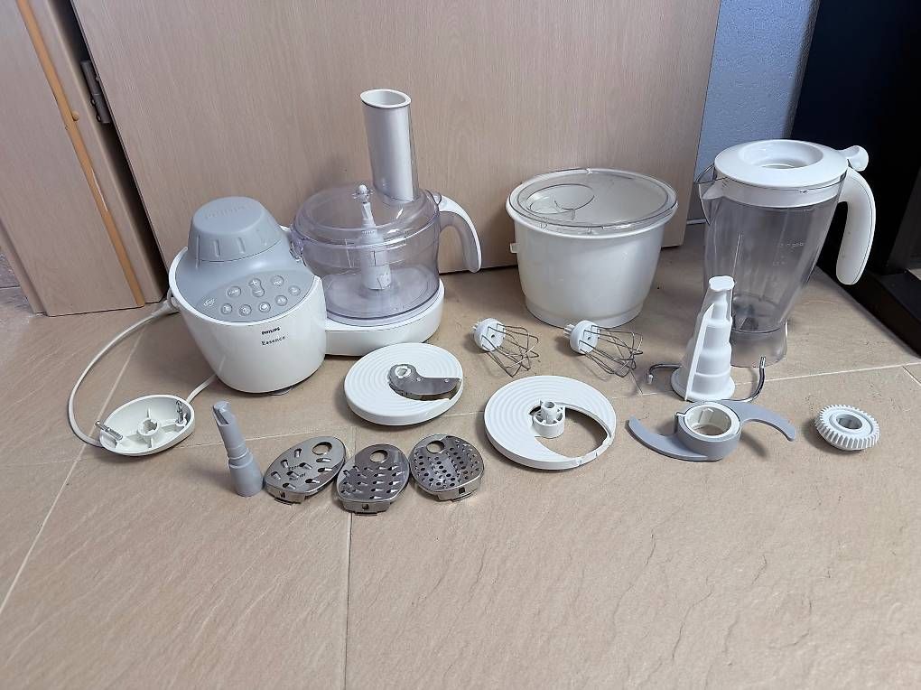 Küchengeräte: Philips Essence küchenmaschine – Gebraucht aus Pfäffikon ZH von gattomatto