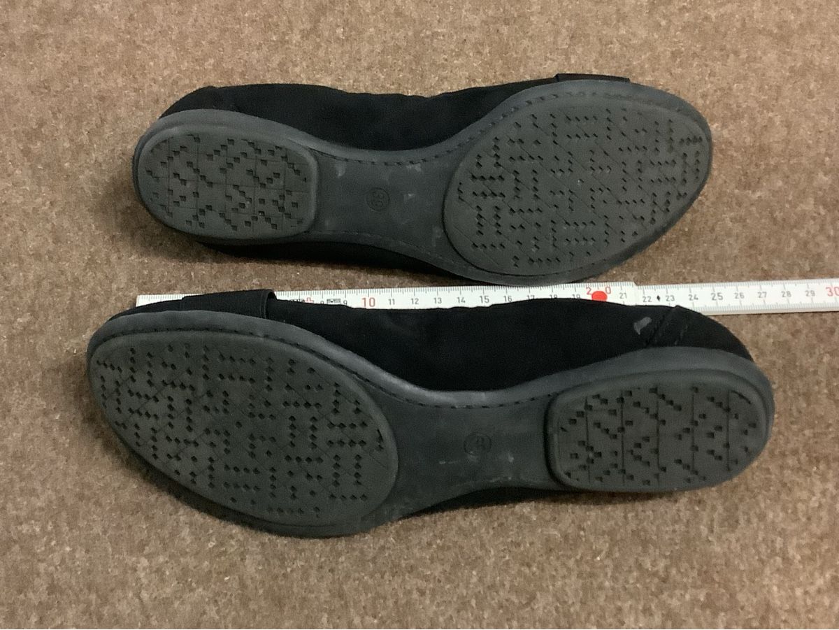 Graceland Scarpe da donna: Schwarze Graceland Ballerinas mit Elastband Gr. 39 – Usato da Adlikon b.Regensdf venduto da Abraxas09 4