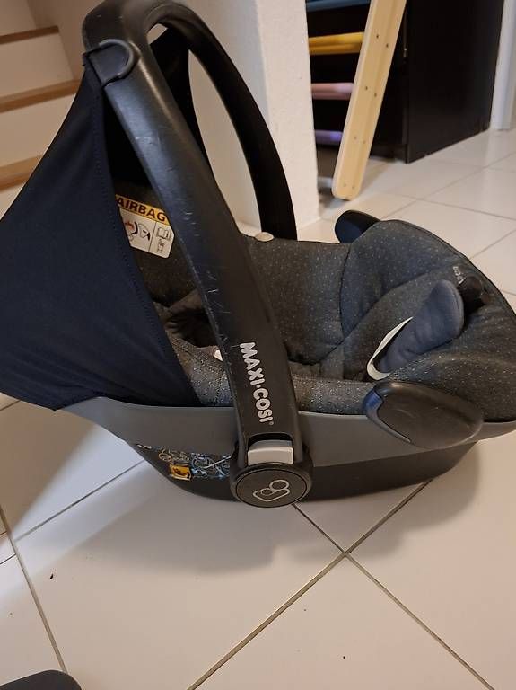 Maxi-Cosi Sièges auto: Maxi Cosi 2wayfix mit Sitz – D'occasion à Frauenfeld par GiuliettaS 2