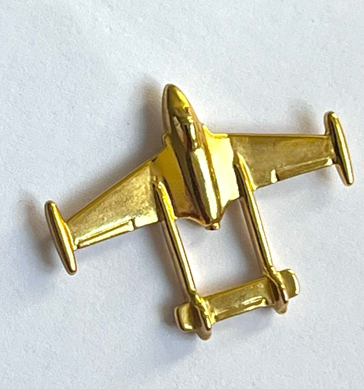 Schweizer Armee Placchette & Badge: Pin Schweizer Armee Venom goldig 3 cm – Usato da Kriens venduto da TSCH1