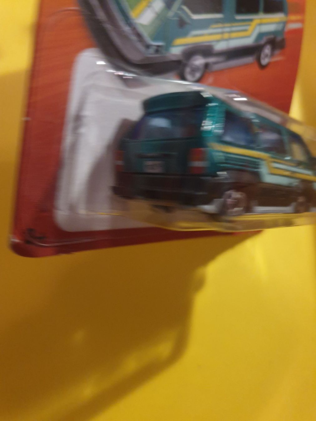 Hot Wheels Modellini d'auto: Hot Wheels '86 TOYOTA VAN FOURGONNETTE – Nuovo e nell'imballaggio originale da Oftringen venduto da Rotor 6