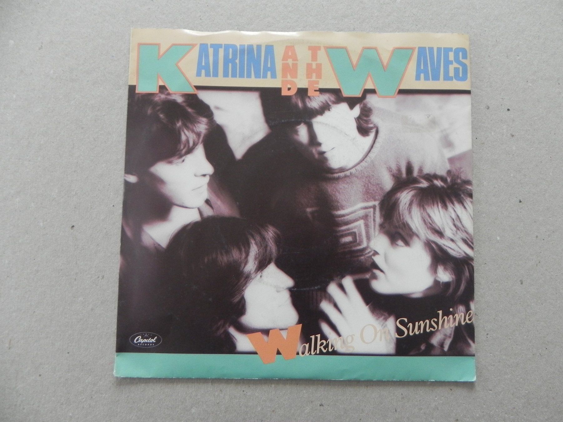 Schallplatten: Single Pop Band Katrin & the Waves 1985 Walking on Sunshine – Gebraucht aus Siebnen von krimsie