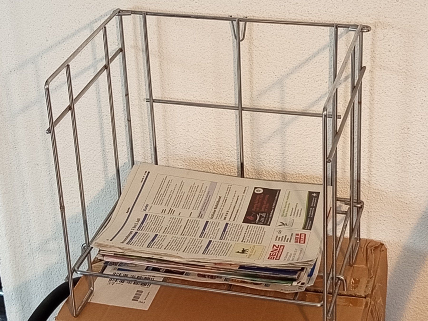 Sonstiges für Haushalt & Wohnen: Drahtkorb Zeitungsständer Metall neuwertig – Gebraucht aus Bassersdorf von alu_ps66 1