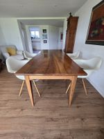 Antiker Biedermeier Esstisch aus Nussbaum 