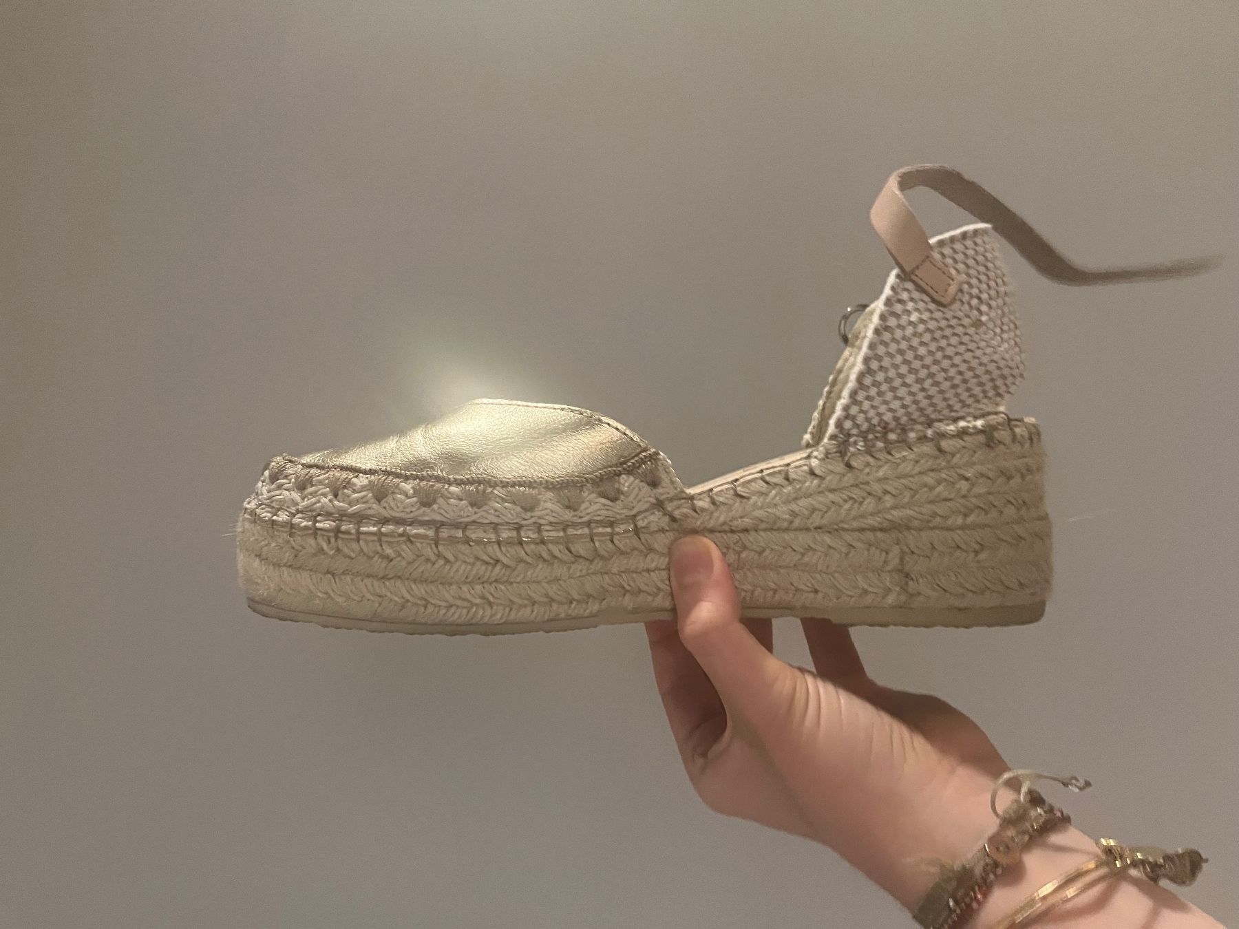 Scarpe da donna: Fabiolas Metallic Leather Espadrille With Wedge Heel – Nuovo (secondo la descrizione) da Sorengo venduto da cle_p7z5 1