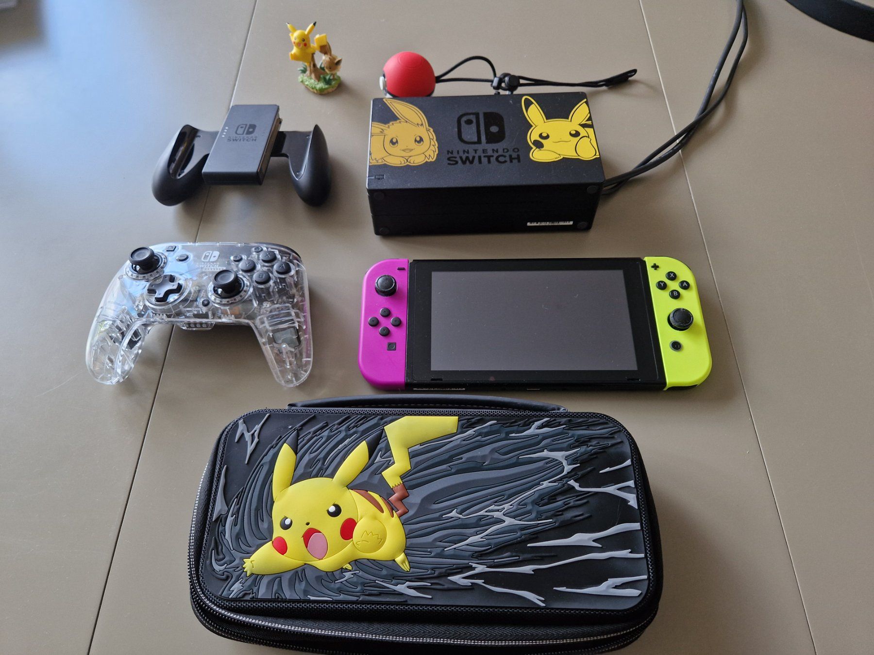 Nintendo Console: Nintendo Switch Pokemon Deluxe Edition – Usato da Langenthal venduto da Puli76