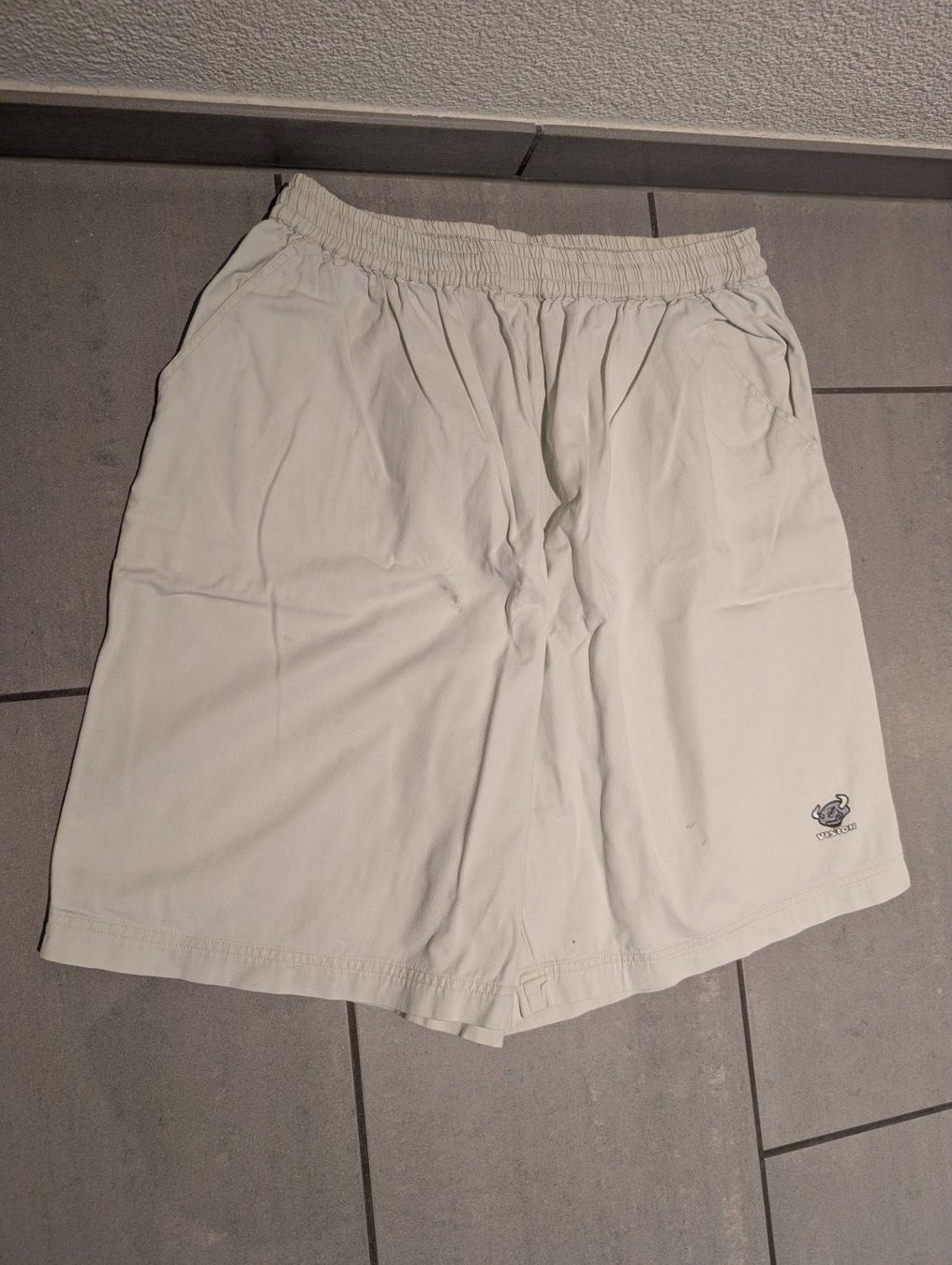 Pantaloni: *** Shorts der Marke "Vision" *** – Usato da Wollerau venduto da R3D3X3
