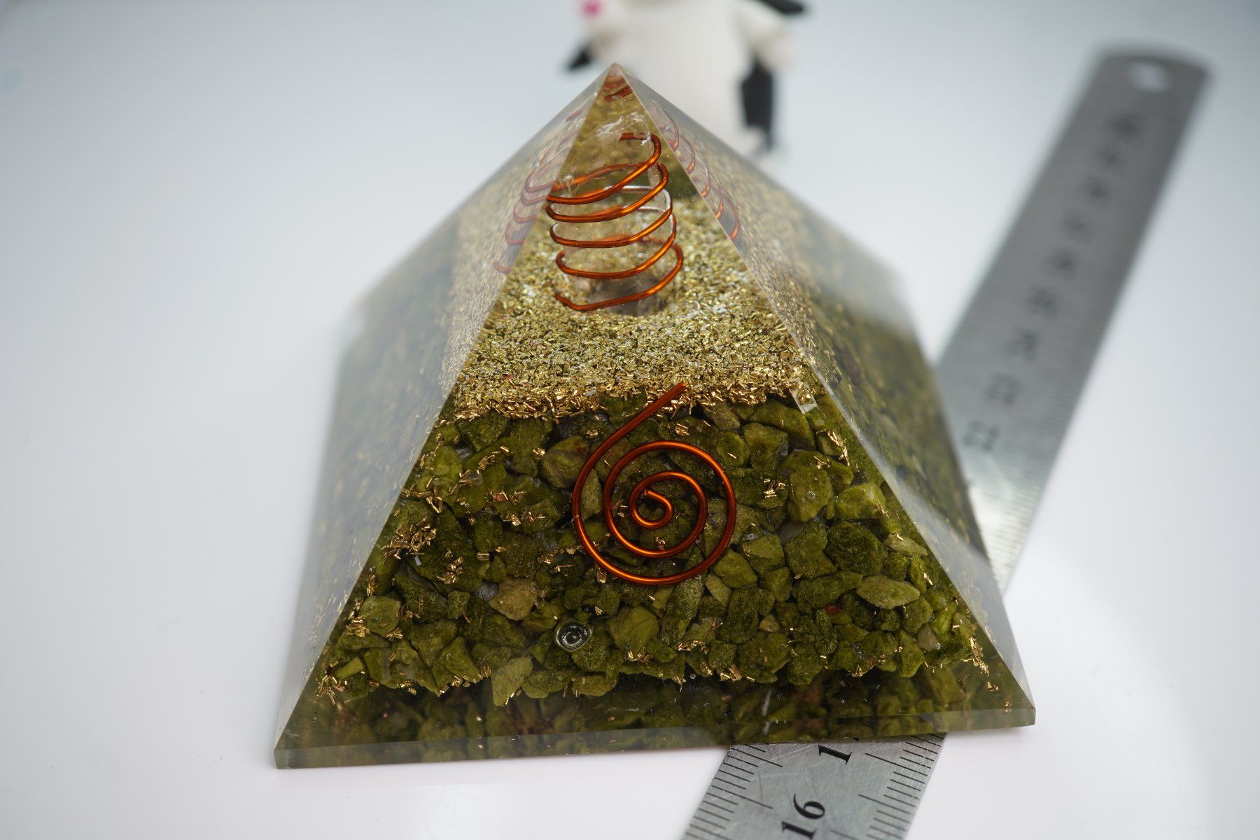 Mineralien & Heilsteine: Pistazien Opal    -Orgonit - Pyramide 75mm  ab 10.- – Neu und originalverpackt aus Eschenbach SG von topstone 6