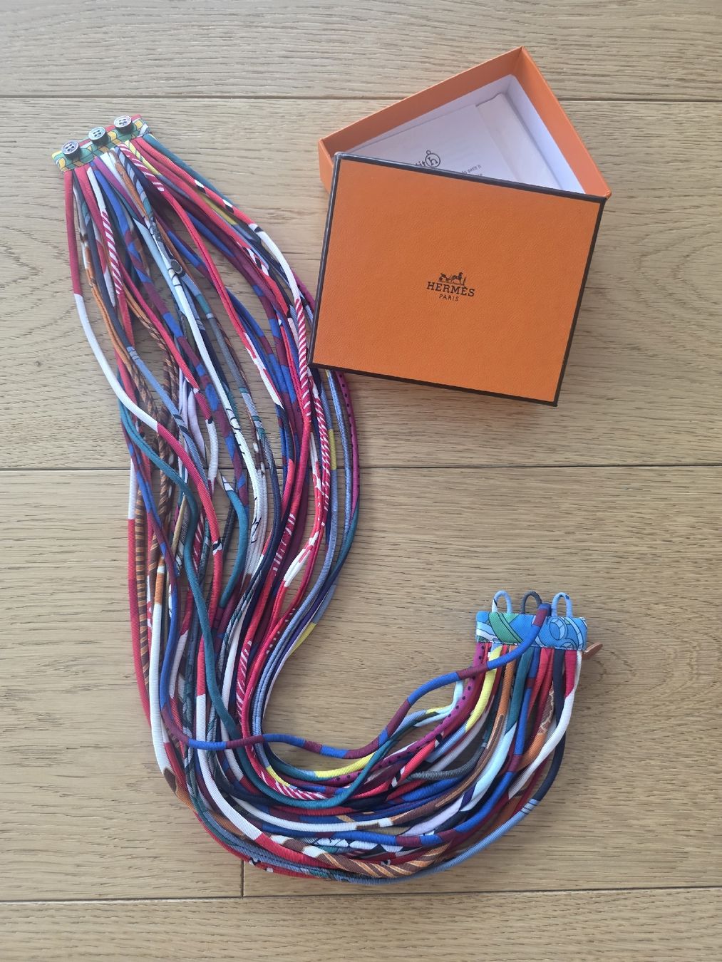 Hermès Catenine: Hermès Paris Halskette Multifils, neuwertig – Nuovo (secondo la descrizione) da Ibach venduto da ole_6whn 2