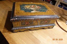 Handbemalte und lackierte Holzschatulle / Kassette 1870-1930
