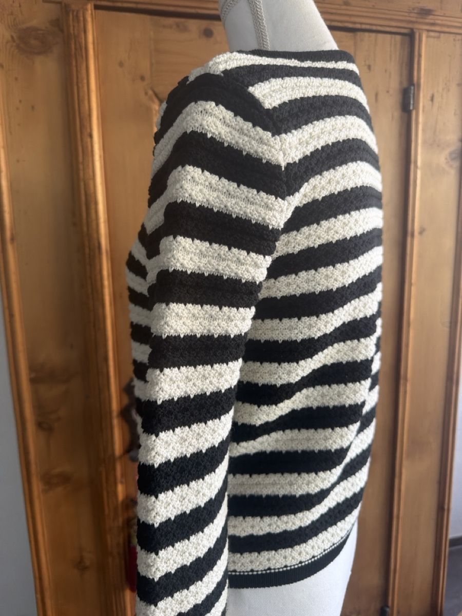 Mango Giacche: MNG Strickjacke, Grösse M, schwarz/weiss gestreift. – Nuovo (secondo la descrizione) da Gutenswil venduto da Freetibet1 2