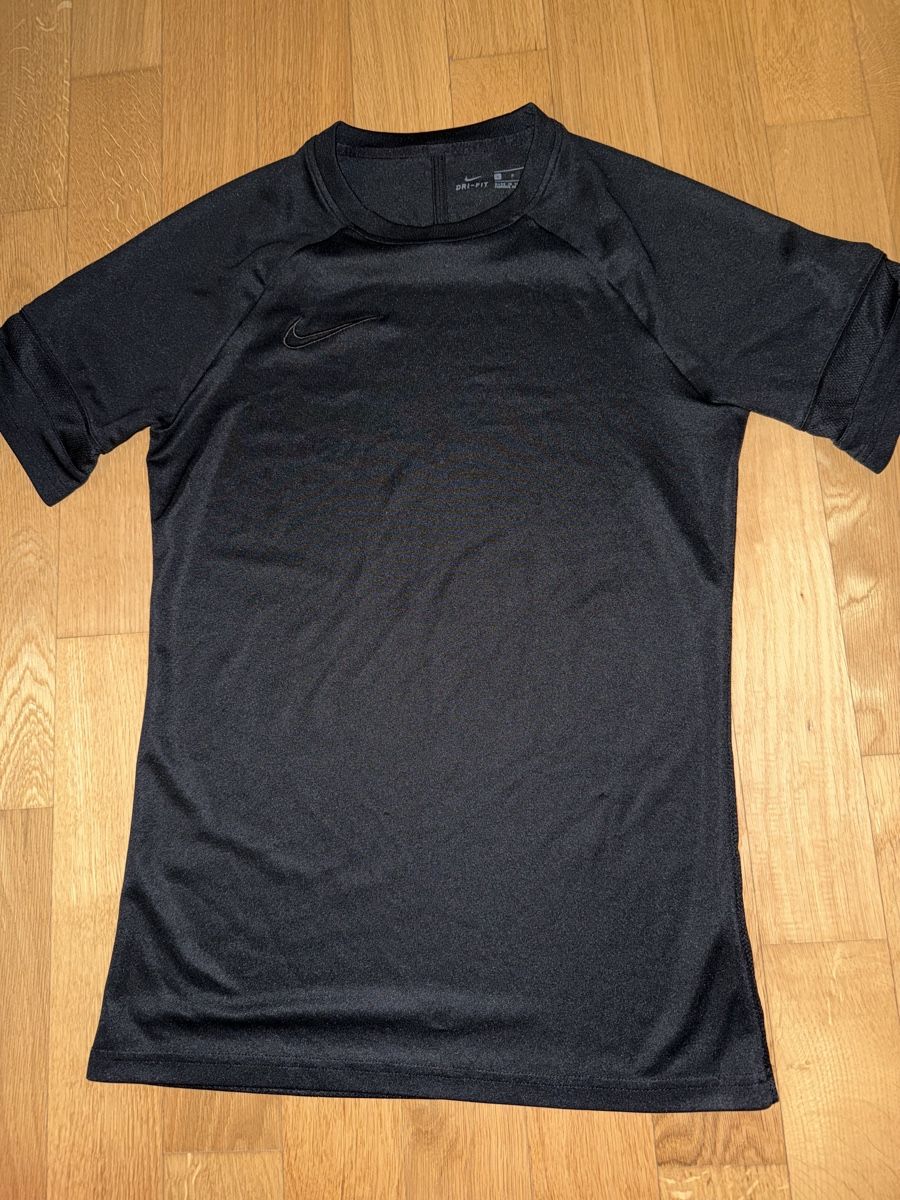 Nike T-shirt: Nike Trainingsshirt Grösse S – Usato da Winterthur venduto da yar_dpp8
