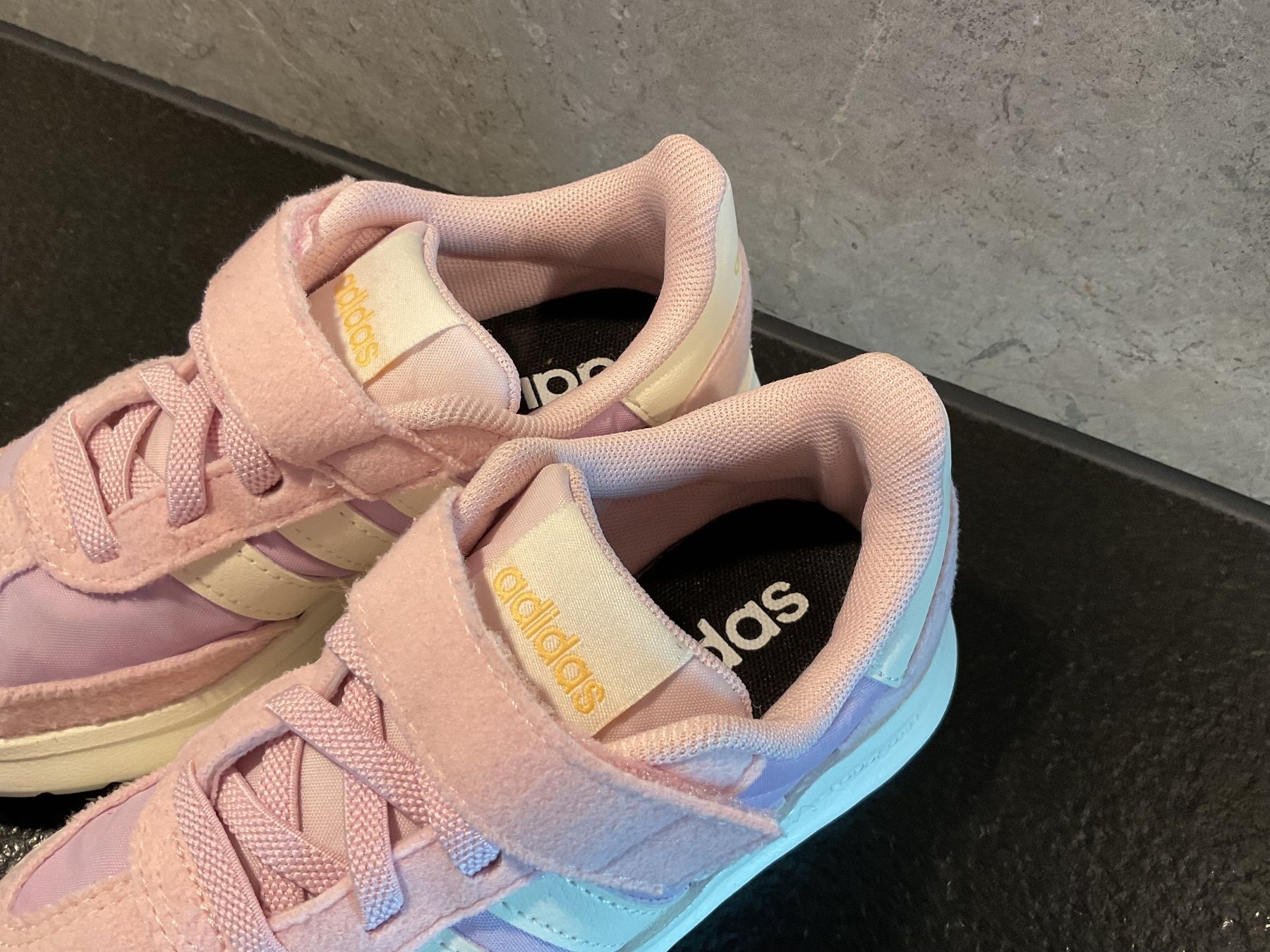 Adidas Chaussures filles: Sneakers Adidas – Neuf (Voir description) à Neuchâtel par sta_7qfy 3