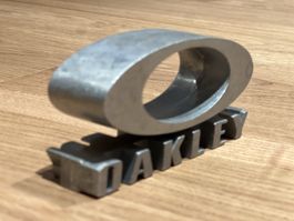 Oakley Logo Skulptur, Metall, Vintage Deko Objekt Rarität