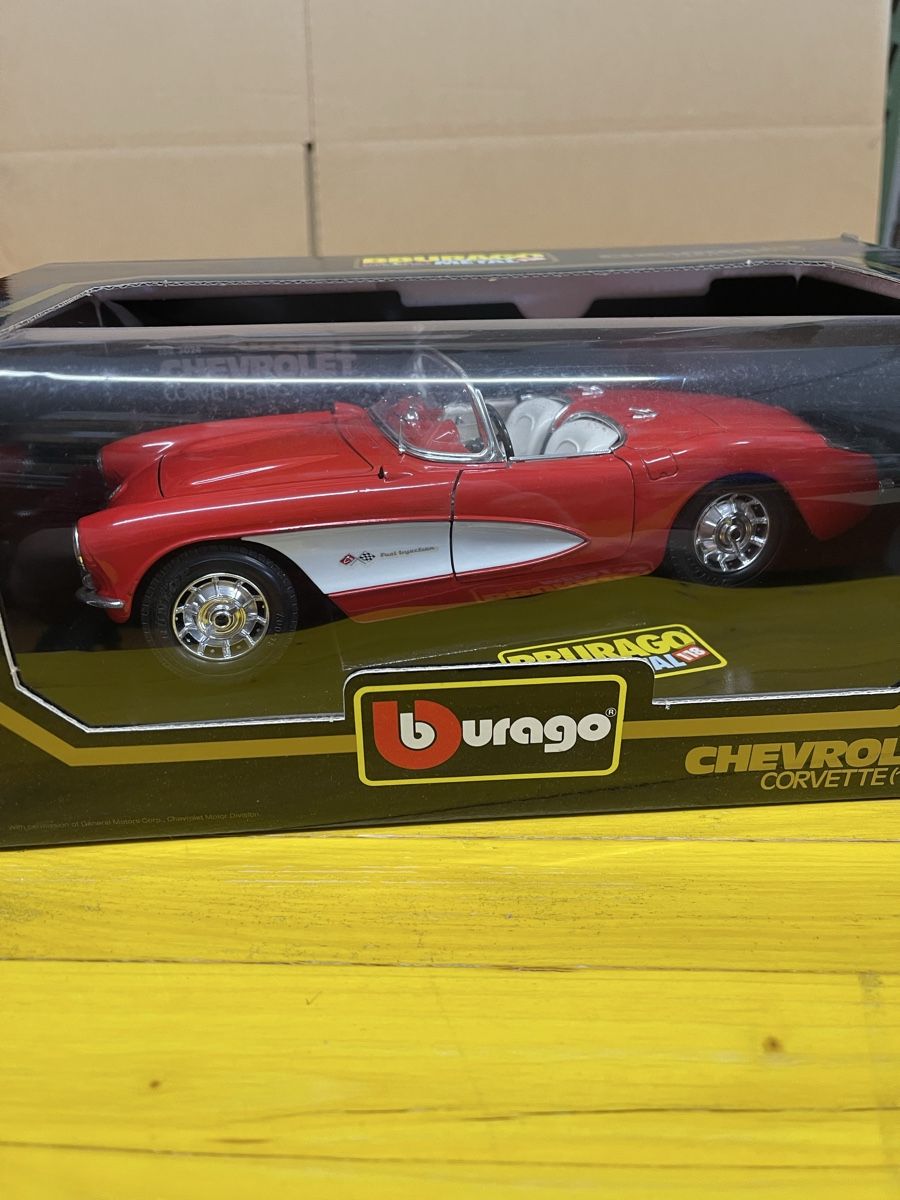 Bburago Modellini d'auto: Corvette  1957   1:18   Burago – Nuovo (secondo la descrizione) da Nänikon venduto da R_rota