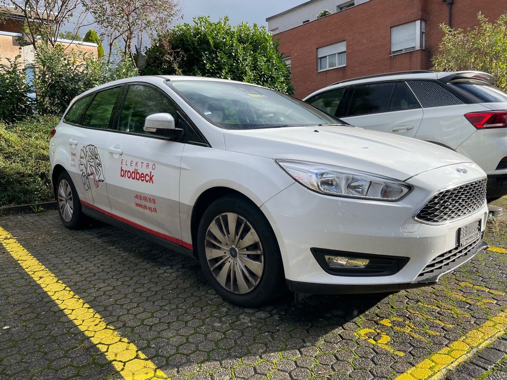 Ford Focus Station Wagon 1.0i EcoB 125 mit Motorschaden Kaufen auf Ricardo