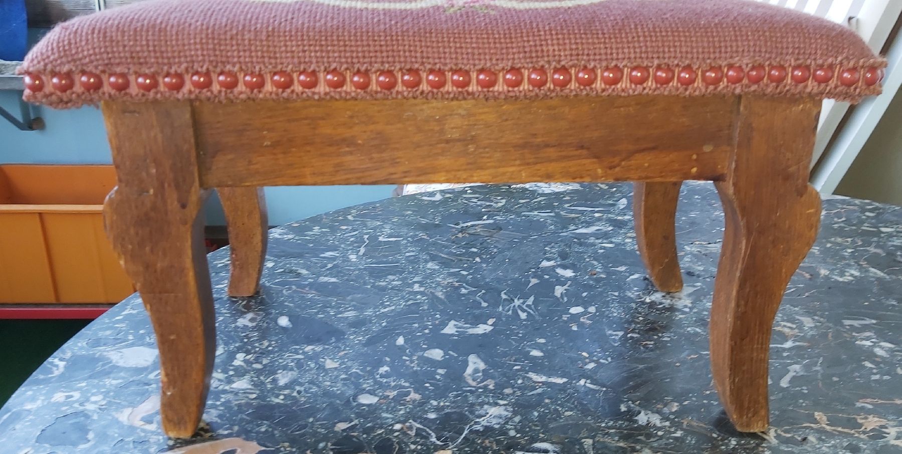 Tabourets: Hocker aus Holz / Fuss - Schemel VINTAGE – D'occasion à Greppen par 86Sina 2