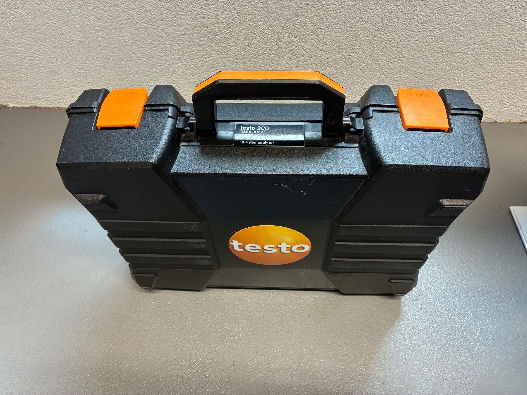 Mesurer: Testo 300 Abgas-Messgerät – D'occasion à Birrhard par Arminator5000 5