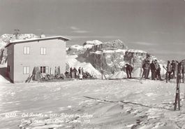 Col Rodella (Trentino), Rifugio des Alpes, datata 1959