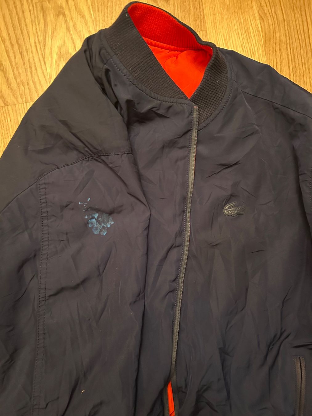 Lacoste Giacche: Lacoste Bomberjacke Rot/Dunkelblau Grösse M – Usato da Luzern venduto da ThrowbackVintage 3