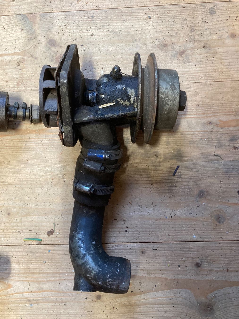 Hürlimann Trattori: Hürlimann Wasserpumpen – Usato da Lommiswil venduto da Hosi88 1