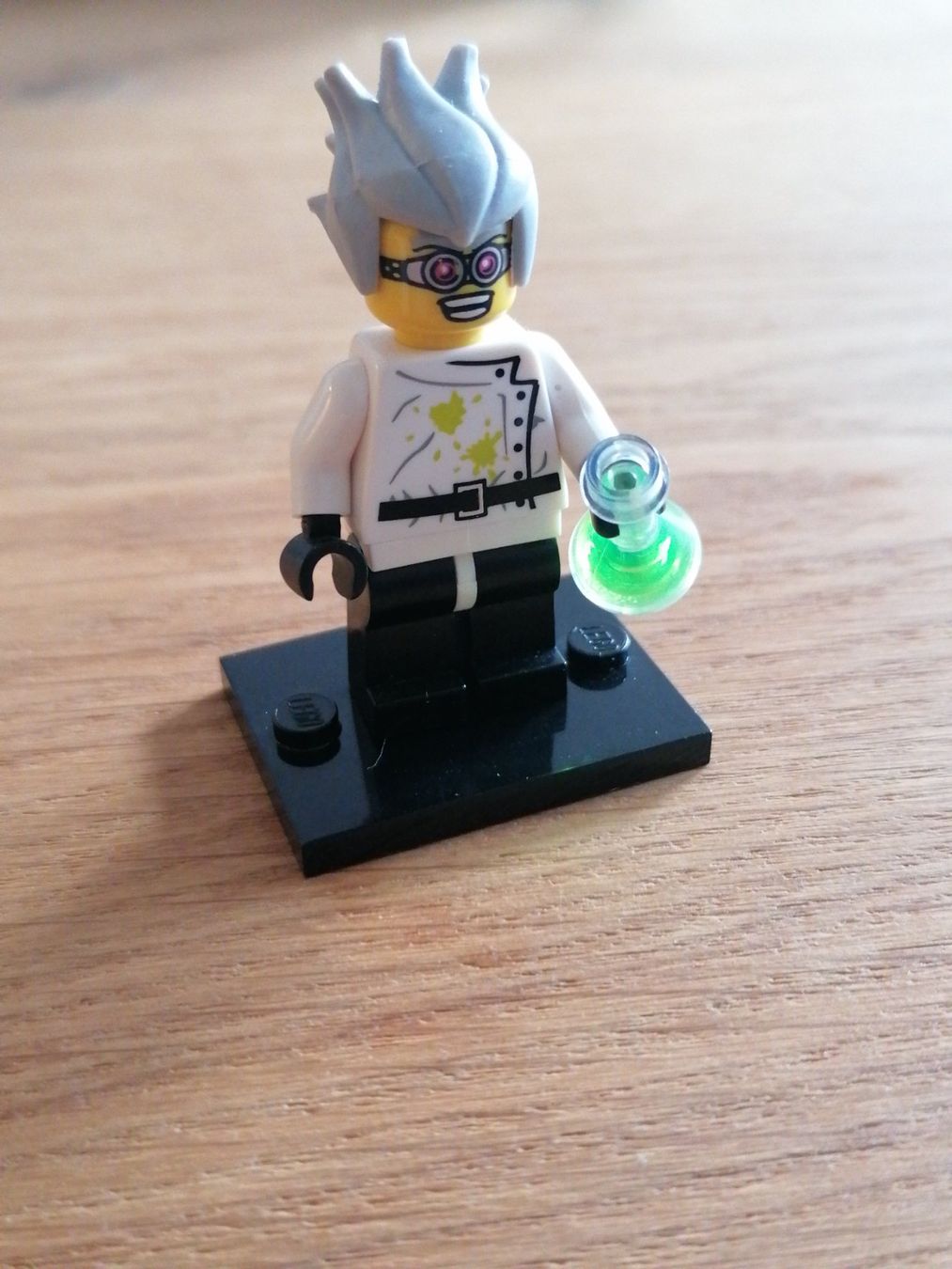 Lego Kit di costruzioni: Lego Minifigur Serie 4 - Nr. 16 – Usato da Basel venduto da vintagecollector 1