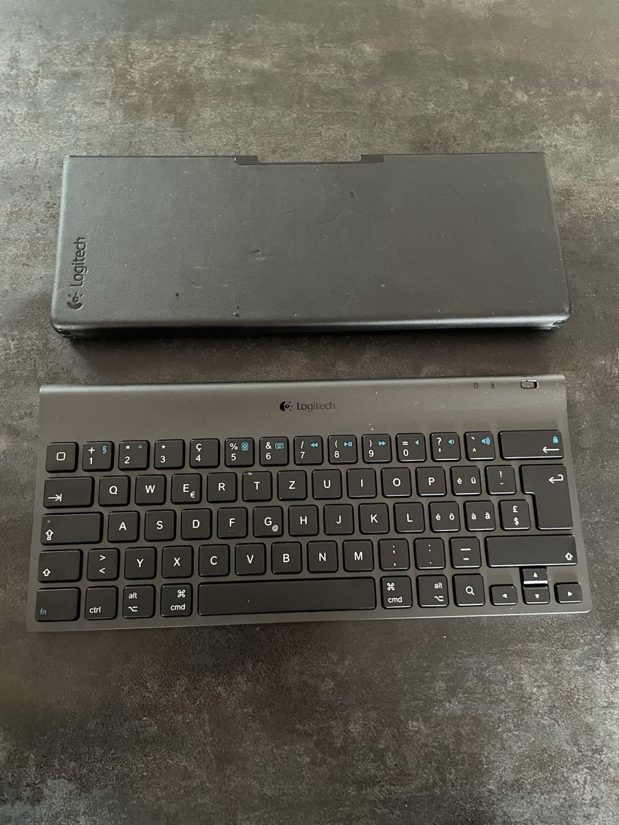 Logitech Claviers: Clavier Logitech Tablet Keyboard for iPad – D'occasion à Vallamand par Bricbracbroc82