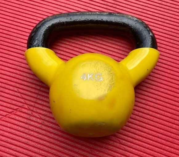 Hanteln & Gewichte: Kettlebell 4.0kg – Gebraucht aus Ittigen von bodycross-01