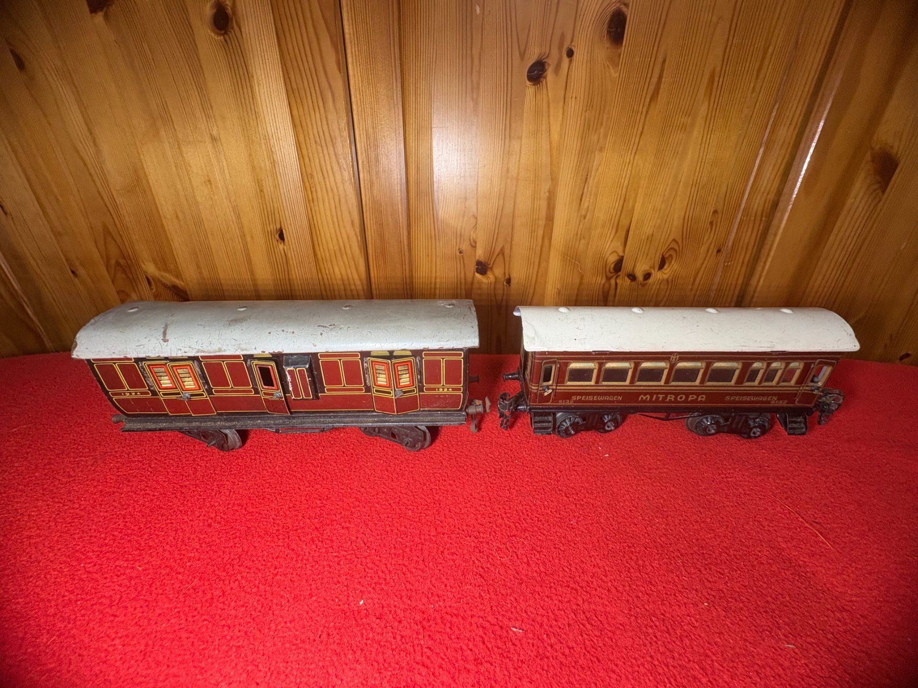 Bing Modelleisenbahnen: Bing 2x Personenwagen – Gebraucht aus Hombrechtikon von mch_8tkf