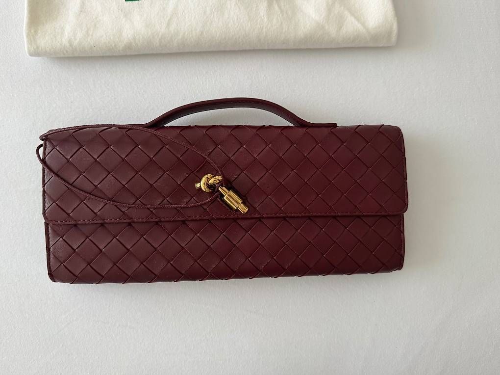 Borse da donna: Pochette Bottega Veneta – Usato da Genève venduto da hya_ccc8