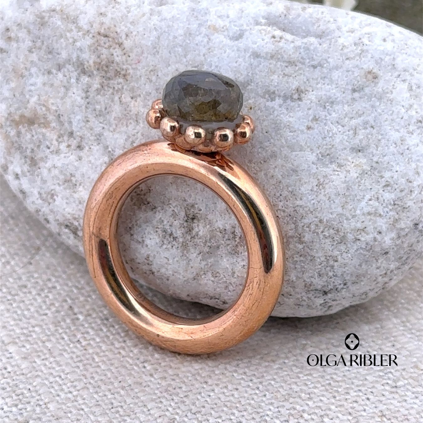 Olga Ribler Anelli: Edelstahlring mit Labradorit, Gr. 52 – Nuovo (secondo la descrizione) da Luzern venduto da MonikaS03 6