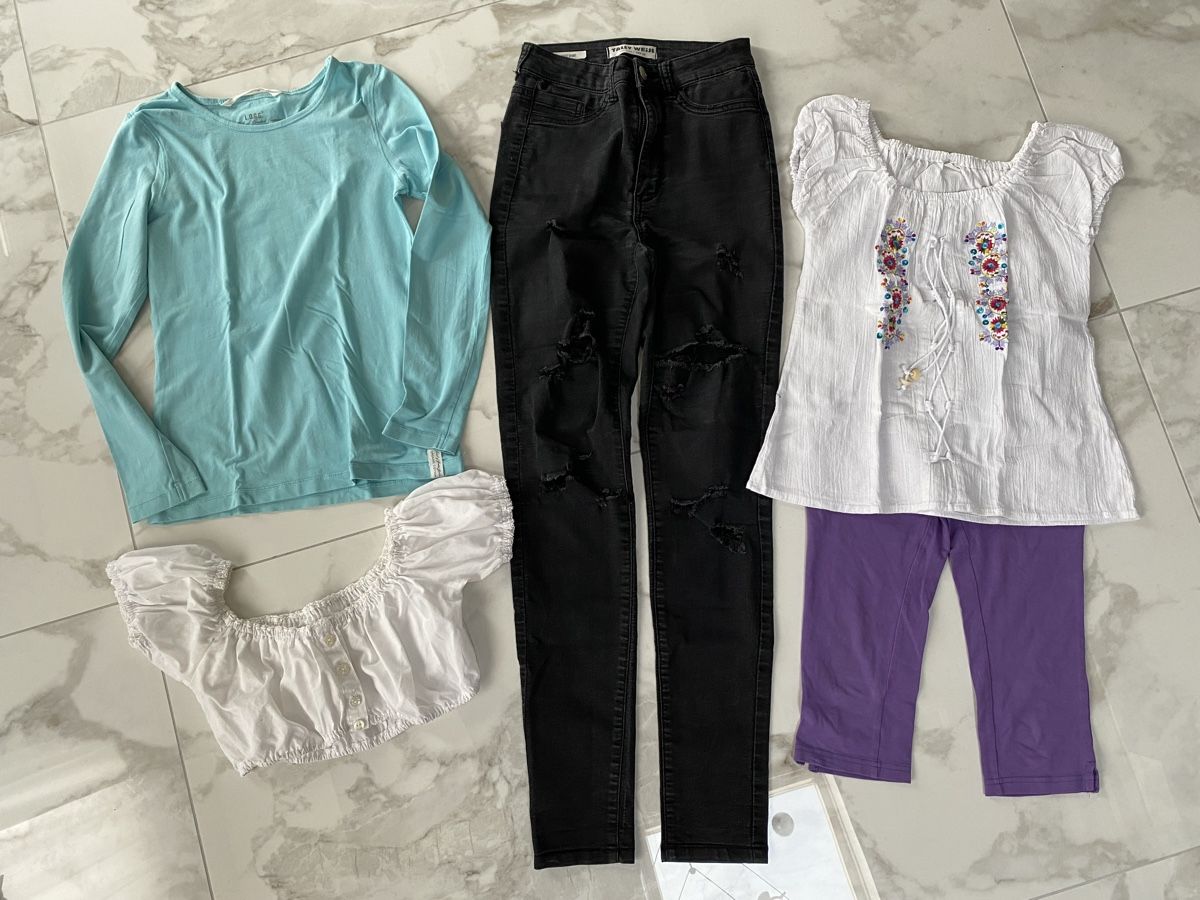 Lotti & Set di vestiti: 5-teiliges Mädchenset Gr. XS – Usato da Estavayer-le-Lac venduto da Mimmy02