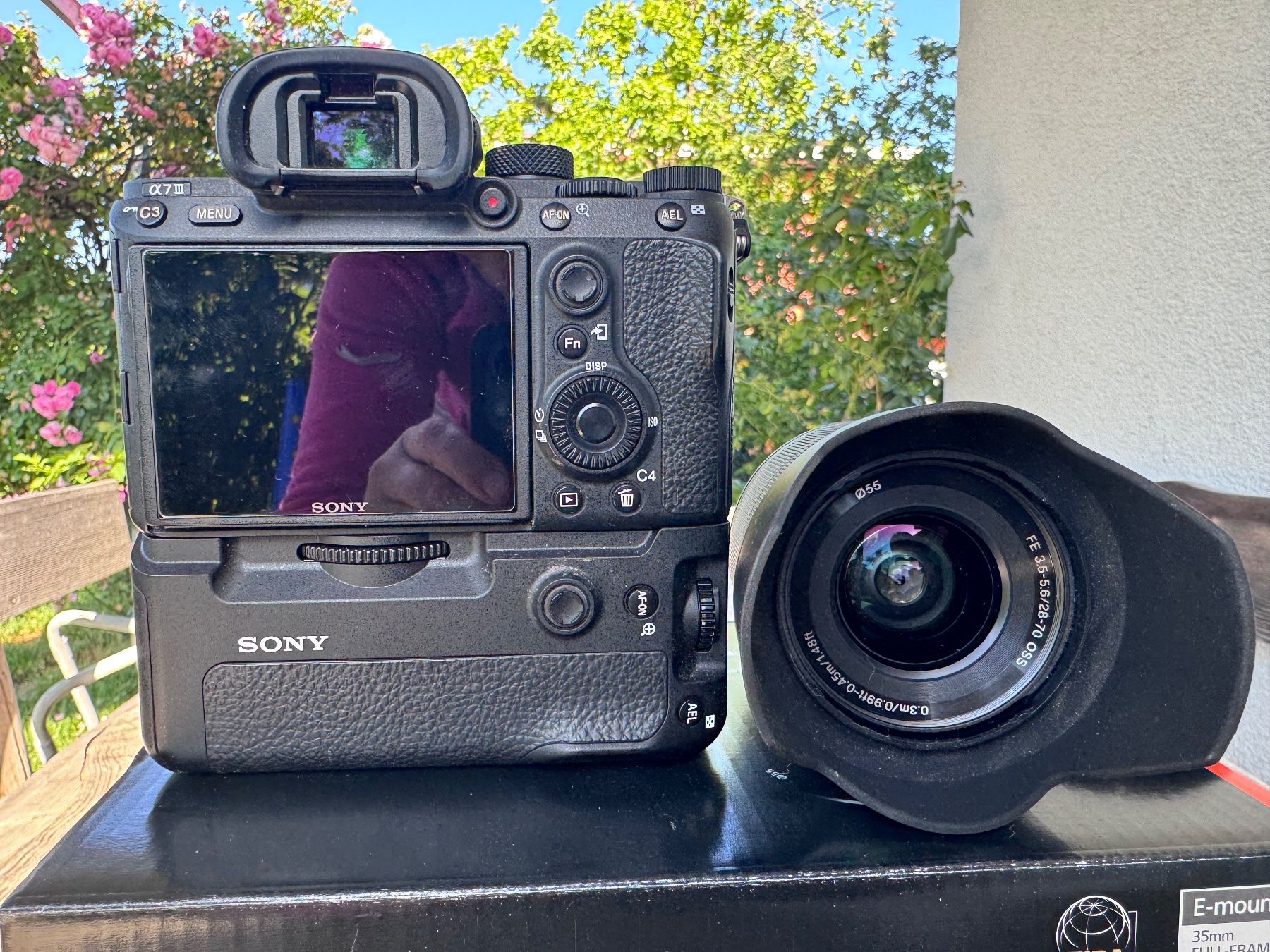 Sony Fotocamera: Sony A7 III + Original VG-C3EM + FE 28-70 OSS – Usato da Lüchingen venduto da mango002 1