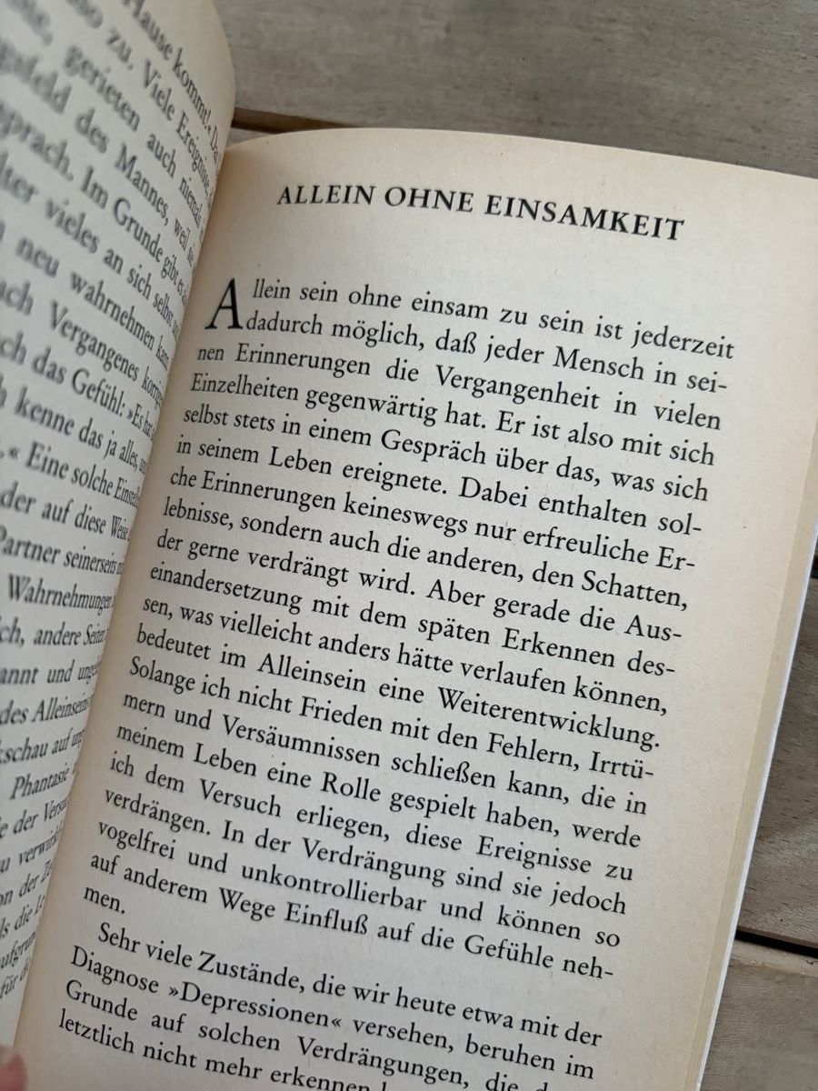 Libri: Allein - aber nicht einsam von Tobias Brocher – Nuovo (secondo la descrizione) da Zürich venduto da MeineBilderkiste 3