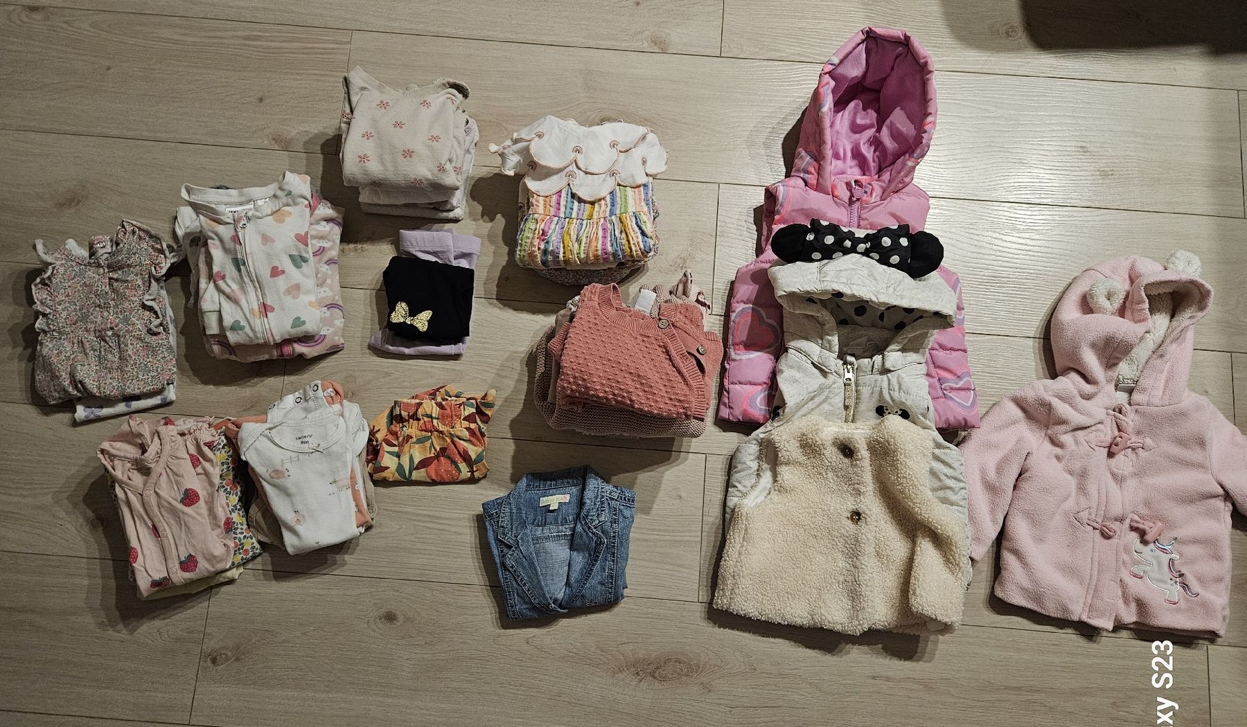 Lotti & Set di vestiti: Mädchen-Kleiderpaket Grösse 74 – Usato da Henau venduto da Micla13