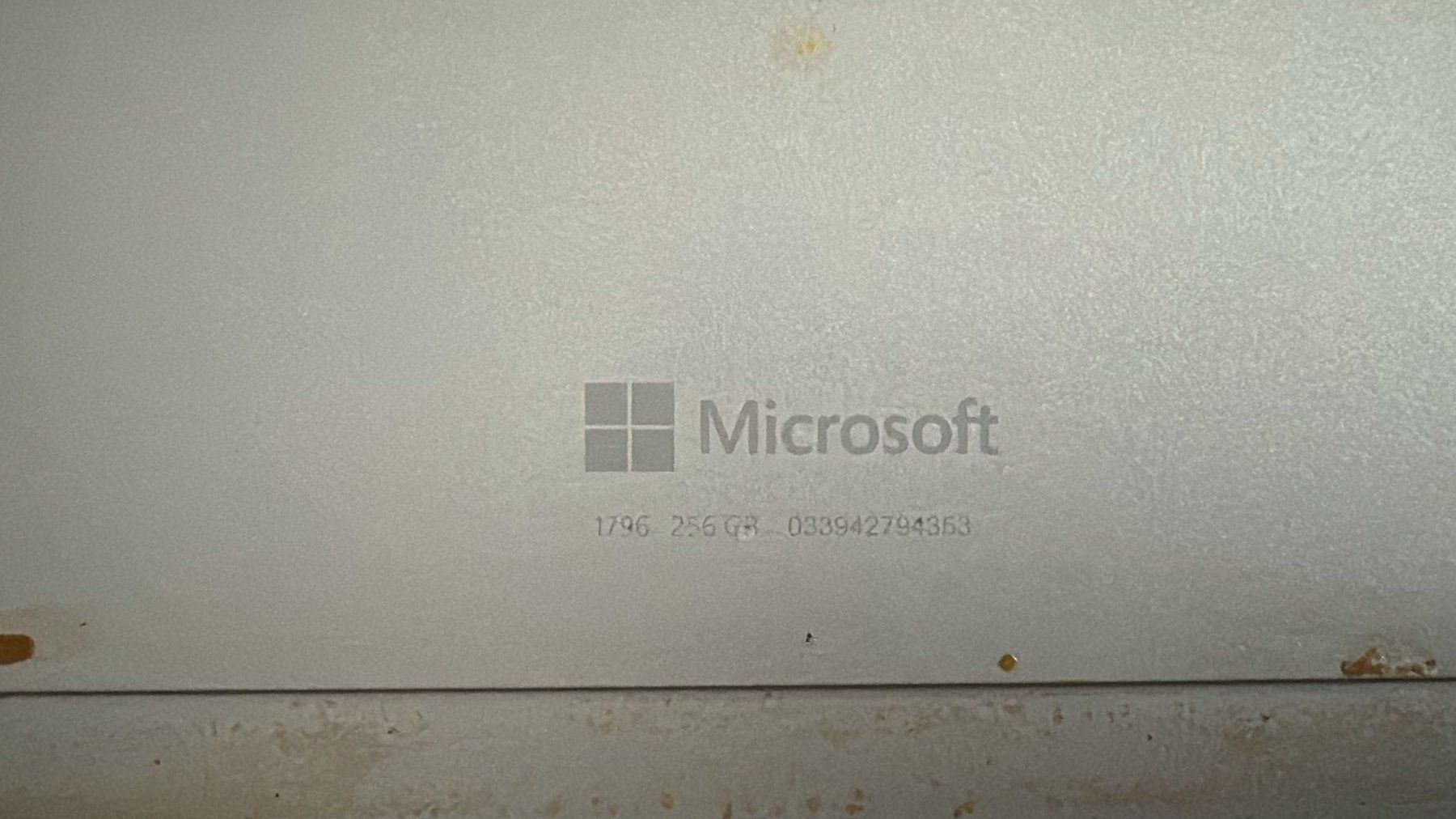 Microsoft Notebook: Surface pro 5, 256GB - i5 - 8GB RAM - Modell 1796!! – Difettoso da Olten venduto da HoYa01 2