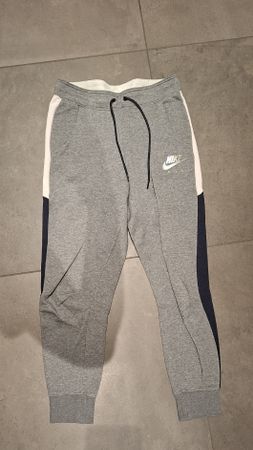 Nike Air Jogginghose grau. Grösse S