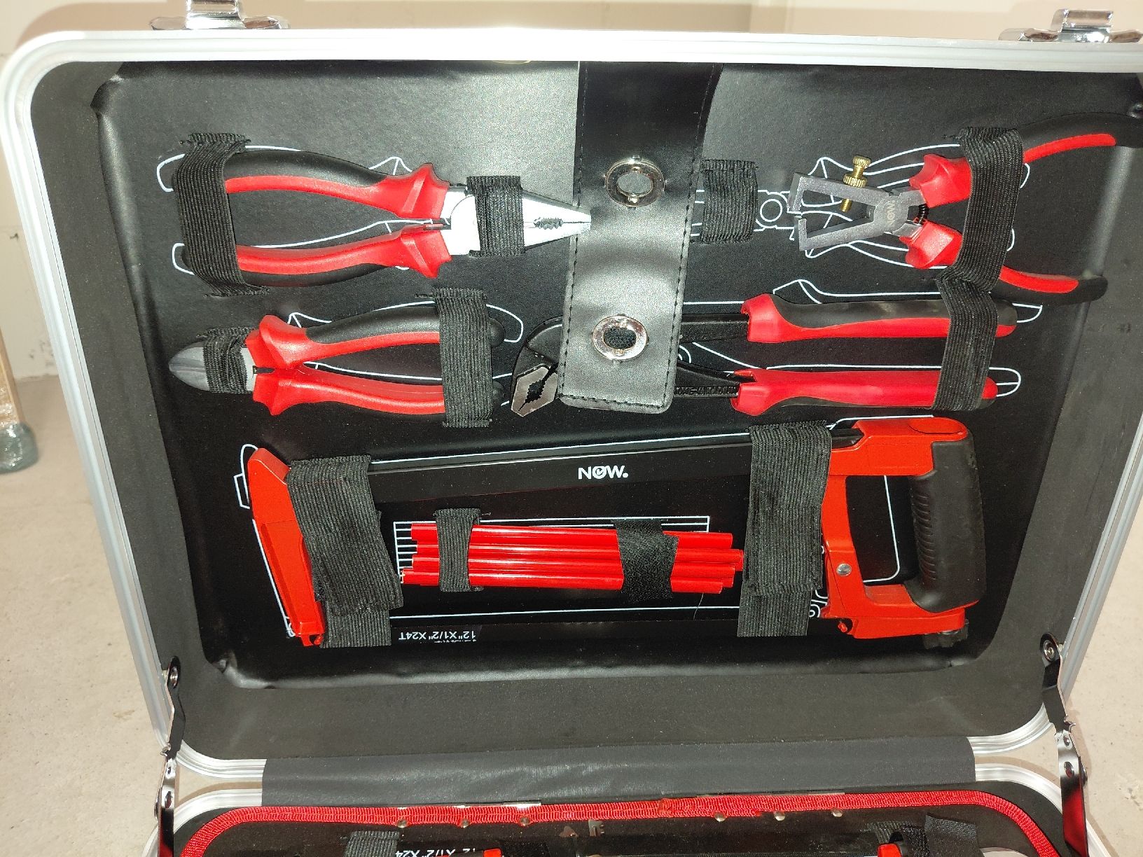 Tous les outils: Werkzeugkoffer  – Neuf (Voir description) à Schalchen par Chrigel227