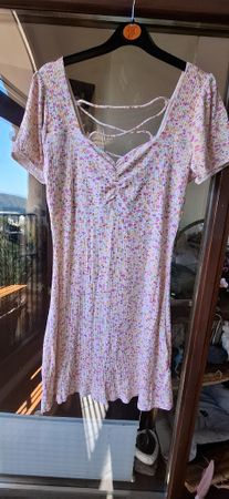 Sommerliches Kleid von Clockhouse, Grösse XL ..ehr eine L