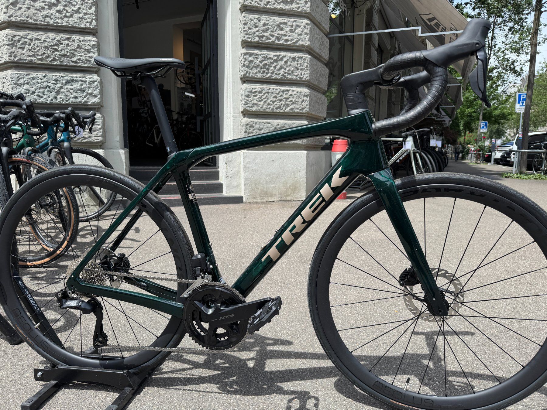 Trek Biciclette: Trek Domane SL 6 Gen 4, Grösse 54cm – Nuovo e nell'imballaggio originale da Zürich venduto da Velofabrik01